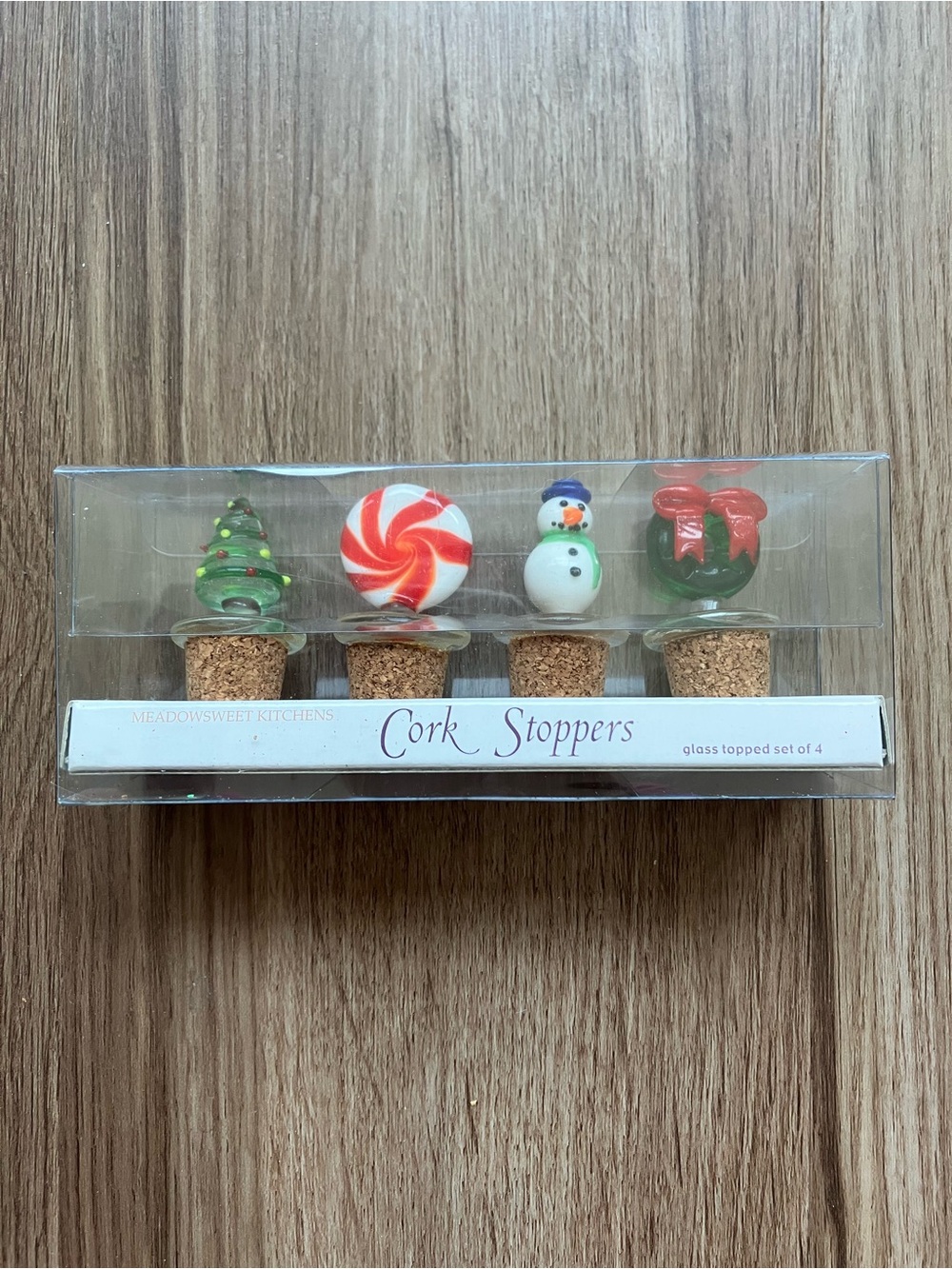 🎄🎁 NWOT Meadowsweet Kitchens Holiday Glass Cork Stoppers - Set of 4